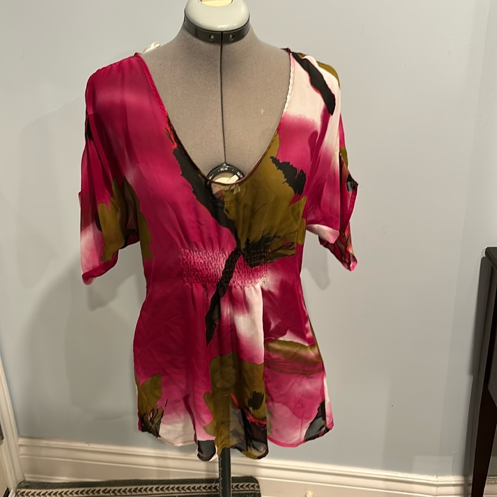 RW&CO floral blouse sz small